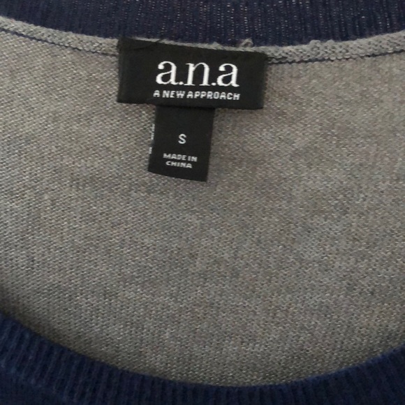 a.n.a Women’s Top Navy Gray Size S New - Picture 2 of 7